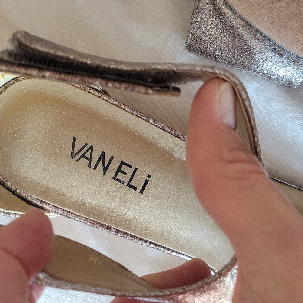 Van Eli Gold Sandals - Picture 7 of 8